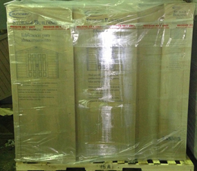 Хозблок Аляска упакован в 4 коробки, которые стянуты термоусадочной пленкой